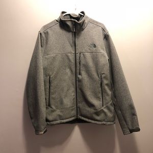 •NEW LISTING• Men’s Northface Soft Shell Jacket